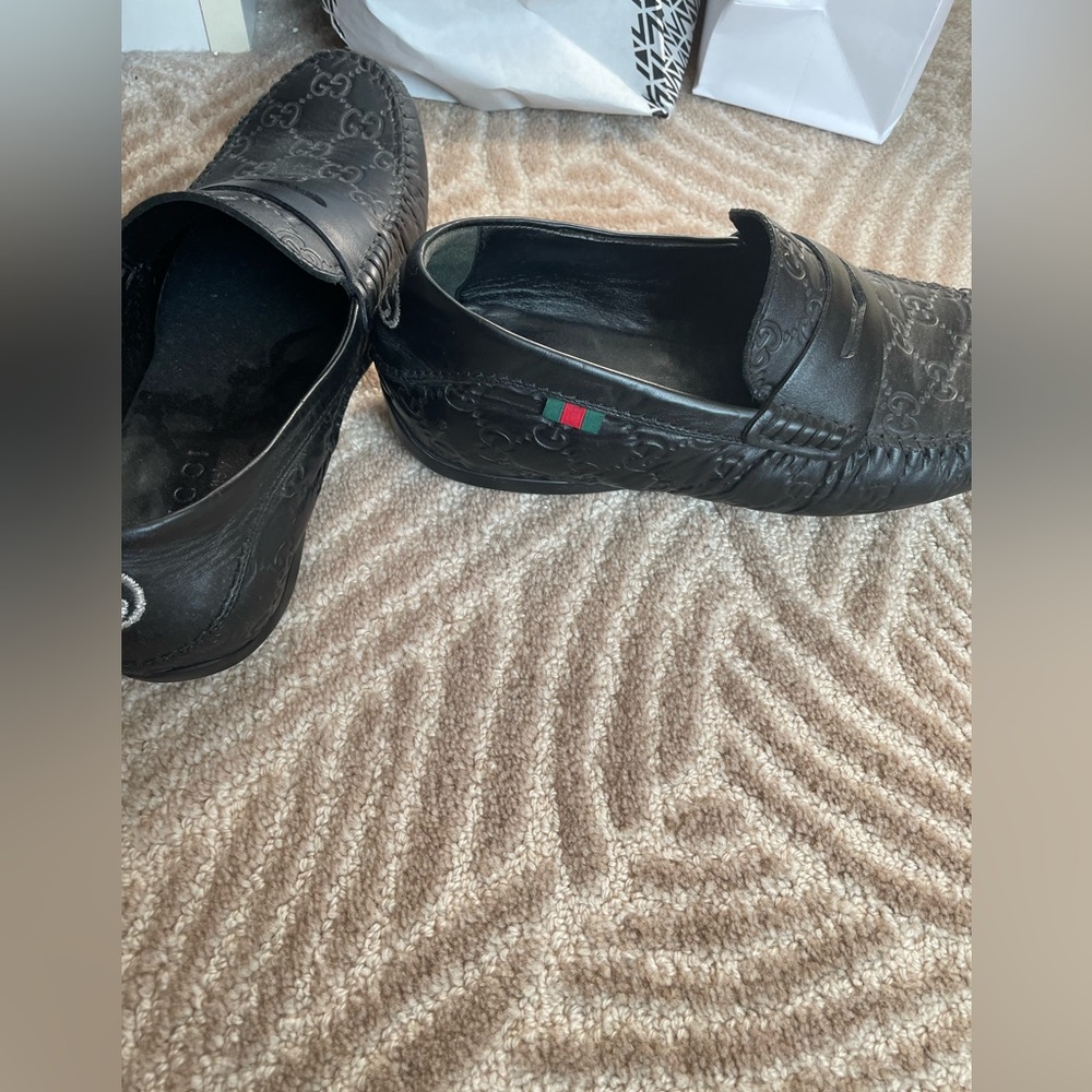 Gucci Black Loafers Slip-On Elegance - Picture 8 of 15
